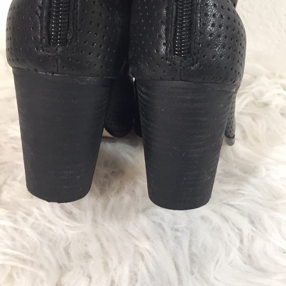 Adam Tucker by Me Too Frankee Black Bootie Sz 7.5 - Picture 6 of 14